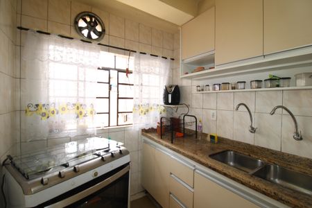 Casa à venda com 168m², 4 quartos e 2 vagasCozinha