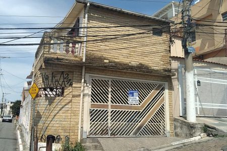 Casa à venda com 168m², 4 quartos e 2 vagas Casa à venda com 168m², 4 quartos e 2 vagasFachada