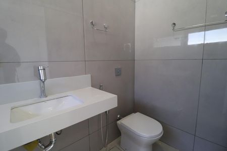 Casa de condomínio para alugar com 182m², 3 quartos e 3 vagasBanheiro da Suíte 2