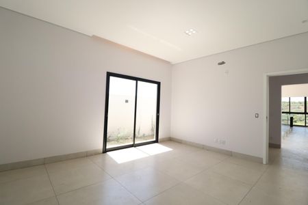 Casa de condomínio para alugar com 182m², 3 quartos e 3 vagasSuíte 3