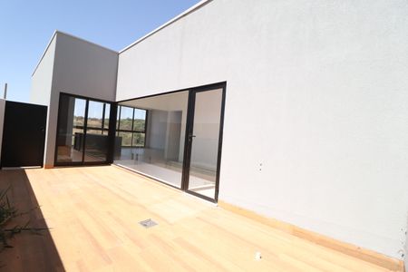Casa de condomínio para alugar com 182m², 3 quartos e 3 vagasSacada