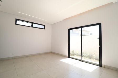 Casa de condomínio para alugar com 182m², 3 quartos e 3 vagasSuíte 3