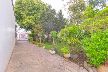 Casa à venda com 254m², 4 quartos e 5 vagas Casa à venda com 254m², 4 quartos e 5 vagasJardim