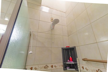 Casa à venda com 254m², 4 quartos e 5 vagas Casa à venda com 254m², 4 quartos e 5 vagasBanheiro Social