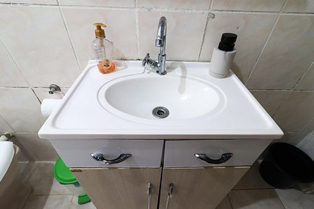 Casa à venda com 300m², 2 quartos e 2 vagasBanheiro