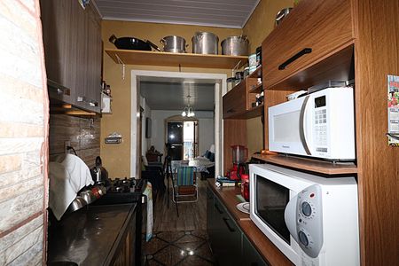 Casa à venda com 300m², 2 quartos e 2 vagasCozinha