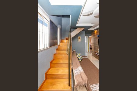 Apartamento à venda com 130m², 4 quartos e 1 vagaEscada