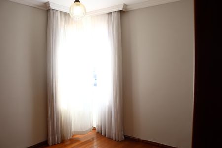 Apartamento para alugar com 120m², 3 quartos e 2 vagasQuarto 2