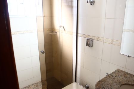 Apartamento para alugar com 120m², 3 quartos e 2 vagasBanheiro do Quarto 2