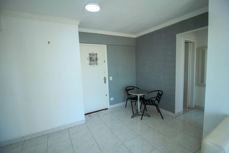 Apartamento para alugar com 75m², 2 quartos e 1 vagaSala