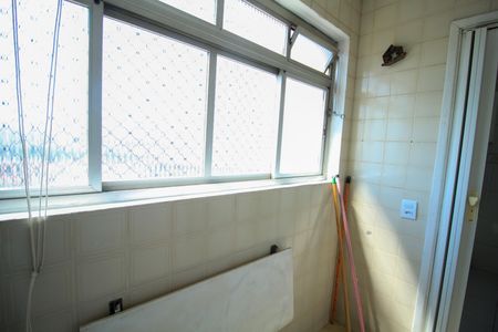 Apartamento para alugar com 75m², 2 quartos e 1 vagaÁrea de Serviço
