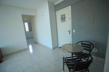 Apartamento para alugar com 75m², 2 quartos e 1 vagaSala