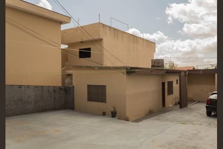 Casa à venda com 150m², 2 quartos e 10 vagasQuintal / Garagem