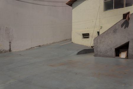 Casa à venda com 150m², 2 quartos e 10 vagasQuintal / Garagem