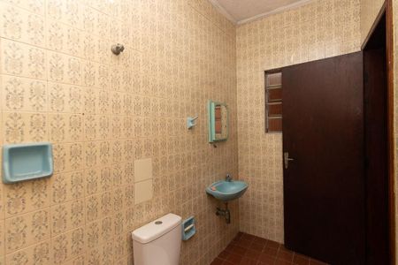 Casa à venda com 175m², 3 quartos e 4 vagasBanheiro da Edícula