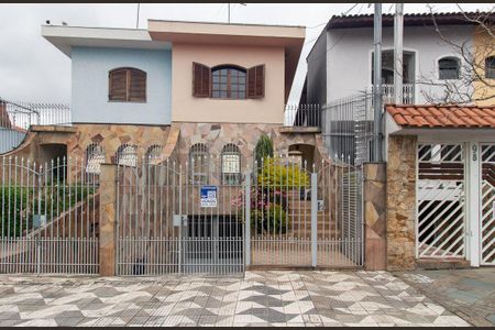 Casa à venda com 175m², 3 quartos e 4 vagasFachada