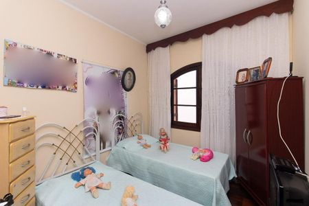 Casa à venda com 175m², 3 quartos e 4 vagasQuarto 2