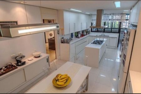 Apartamento à venda com 330m², 4 quartos e 3 vagasFoto 13