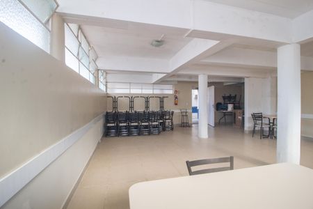 Apartamento à venda com 70m², 2 quartos e sem vagaÁrea comum - Salão de festas