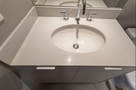 Apartamento à venda com 58m², 2 quartos e 1 vaga Apartamento à venda com 58m², 2 quartos e 1 vagaBanheiro Social