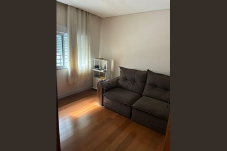 Casa à venda com 318m², 4 quartos e 6 vagas Casa à venda com 318m², 4 quartos e 6 vagasQuarto 2