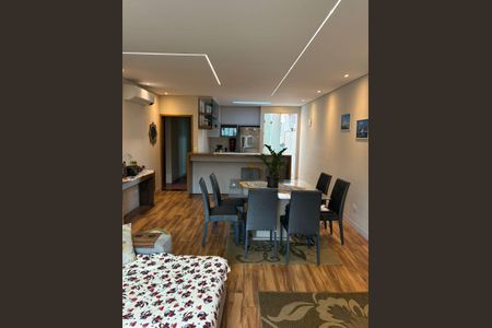 Sala de casa à venda com 4 quartos, 318m² em Vila Scarpelli, Santo André