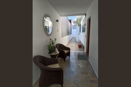 Casa à venda com 318m², 4 quartos e 6 vagas Casa à venda com 318m², 4 quartos e 6 vagasÁrea Externa