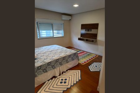 Casa à venda com 318m², 4 quartos e 6 vagas Casa à venda com 318m², 4 quartos e 6 vagasQuarto 3