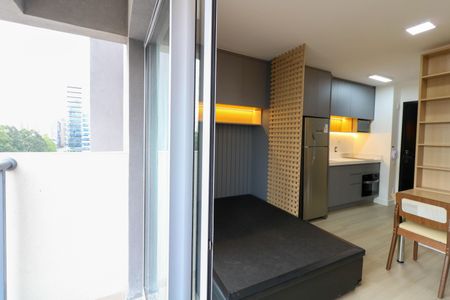 Varanda de kitnet/studio para alugar com 1 quarto, 25m² em Vila Cordeiro, São Paulo