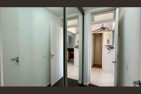 Apartamento à venda com 105m², 3 quartos e 1 vagaCorredor