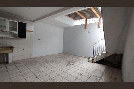 Casa à venda com 3 quartos, 240m² em Jardim Piqueroby, São Paulo