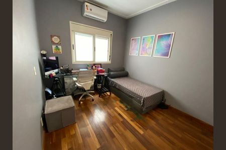 Casa à venda com 3 quartos, 245m² em Chácara Monte Alegre, São Paulo