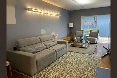 Casa à venda com 3 quartos, 245m² em Chácara Monte Alegre, São Paulo