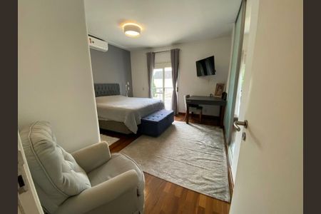 Casa à venda com 3 quartos, 245m² em Chácara Monte Alegre, São Paulo