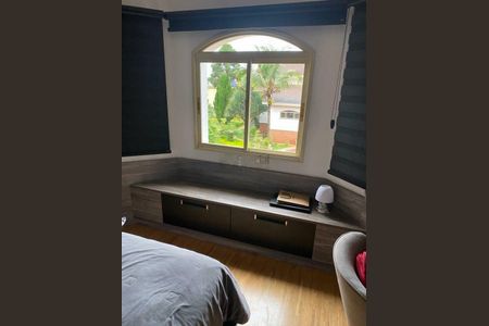 Casa à venda com 4 quartos, 342m² em Vila Carrão, São Paulo