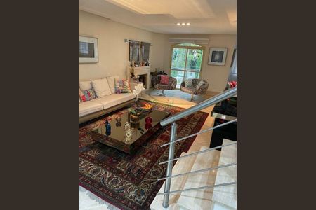 Casa à venda com 4 quartos, 342m² em Vila Carrão, São Paulo