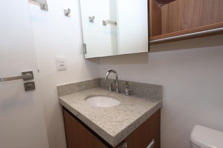 Apartamento à venda com 77m², 2 quartos e 2 vagasBanheiro Social