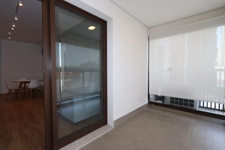Apartamento à venda com 77m², 2 quartos e 2 vagasVaranda