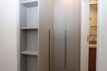 Apartamento à venda com 77m², 2 quartos e 2 vagasCloset da Suíte