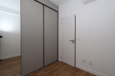 Apartamento à venda com 77m², 2 quartos e 2 vagasQuarto 