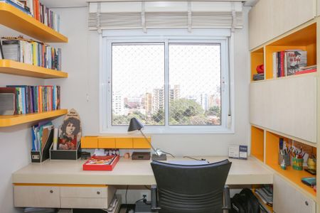Apartamento à venda com 136m², 3 quartos e 3 vagasEscritório