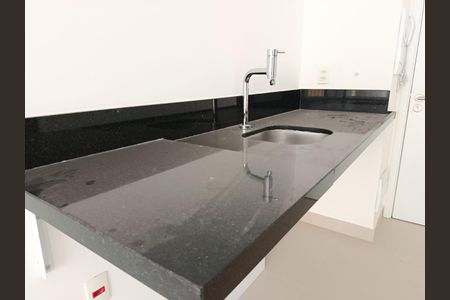 Cozinha de kitnet/studio à venda com 1 quarto, 24m² em Sumarezinho, São Paulo