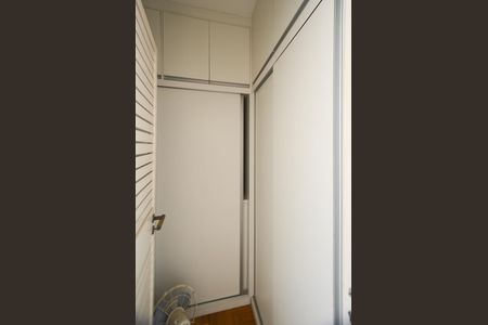 Casa à venda com 360m², 3 quartos e 4 vagas Casa à venda com 360m², 3 quartos e 4 vagasCloset da suíte