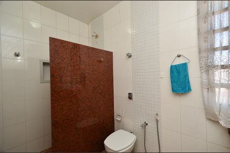 Casa à venda com 360m², 3 quartos e 4 vagas Casa à venda com 360m², 3 quartos e 4 vagasBanheiro da Suíte