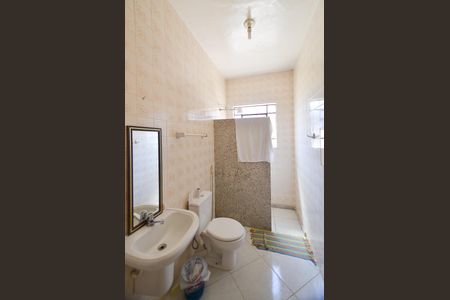 Casa à venda com 360m², 3 quartos e 4 vagas Casa à venda com 360m², 3 quartos e 4 vagasBanheiro da Edícula