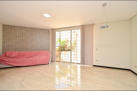 Sala de casa à venda com 3 quartos, 360m² em Esplanada, Belo Horizonte