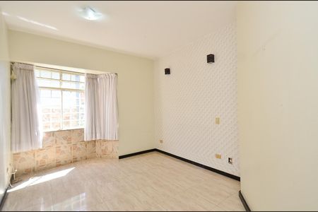 Casa à venda com 360m², 3 quartos e 4 vagas Casa à venda com 360m², 3 quartos e 4 vagasSuíte