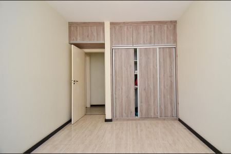 Casa à venda com 360m², 3 quartos e 4 vagas Casa à venda com 360m², 3 quartos e 4 vagasQuarto 2