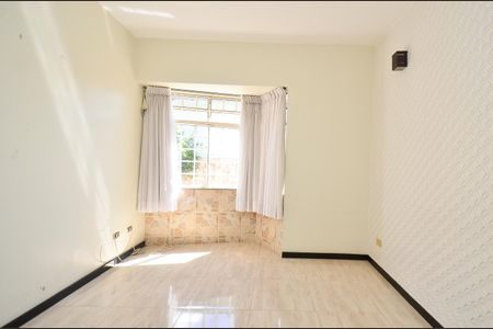 Casa à venda com 360m², 3 quartos e 4 vagas Casa à venda com 360m², 3 quartos e 4 vagasSuíte
