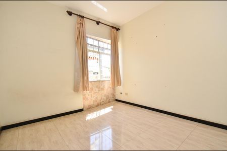 Quarto 2 de casa à venda com 3 quartos, 360m² em Esplanada, Belo Horizonte